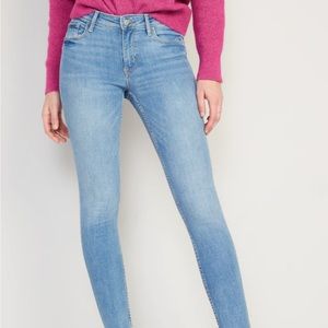 Old Navy Rockstar Mid-rise Lightwash Skinny Jean